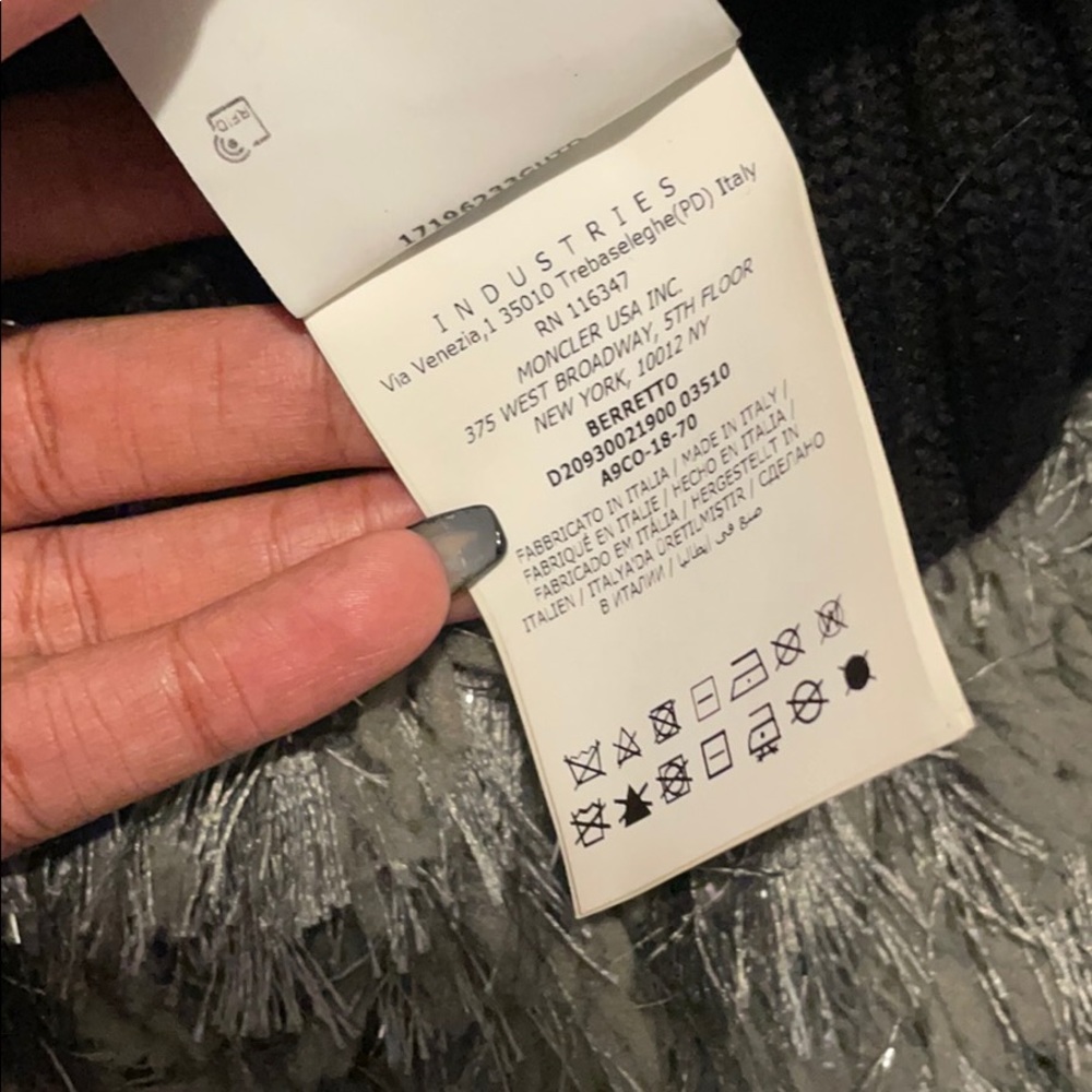 Moncler Black Beanie REAL FUR Pom Pom Hat Authentic - Picture 8 of 14